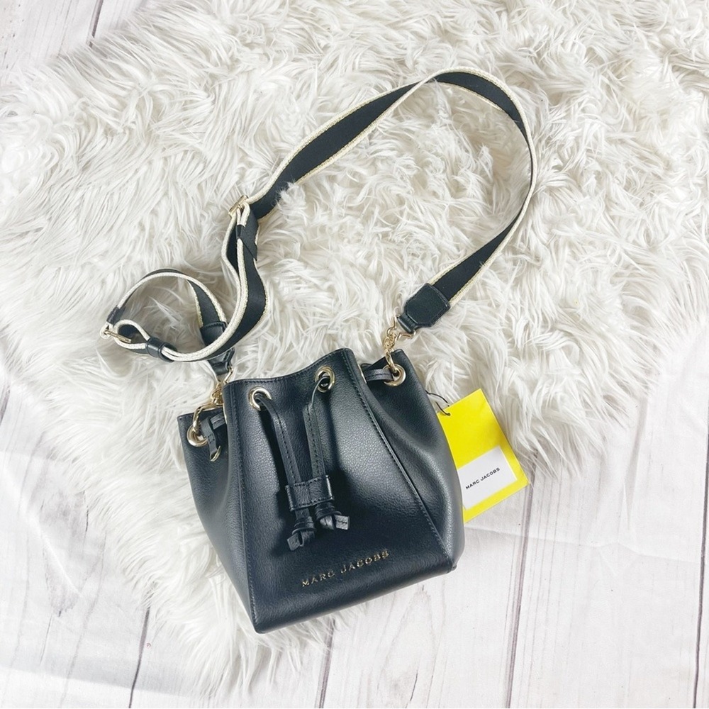 Marc Jacobs The Leather Bucket Bag Black Gold Hardware Drawstring Crossbody NWT - Picture 3 of 10